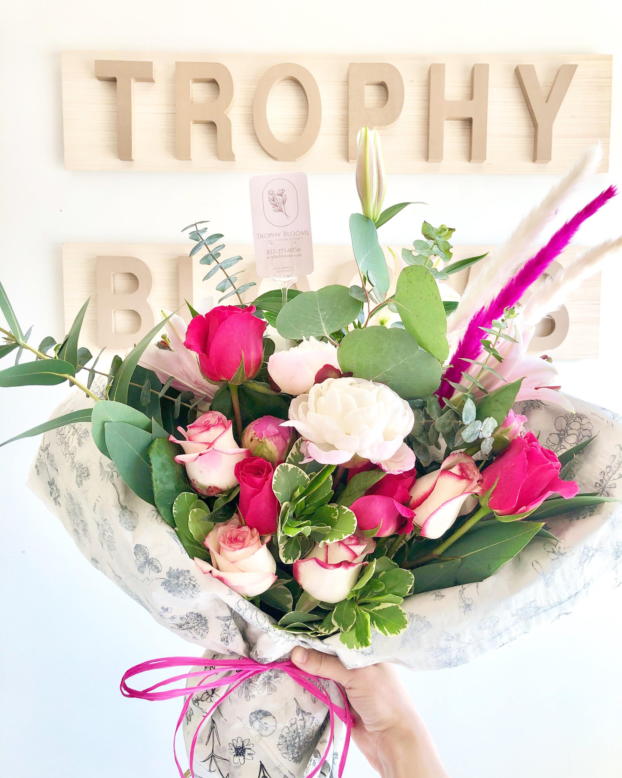 Mini Bouquet  Trophy Blooms