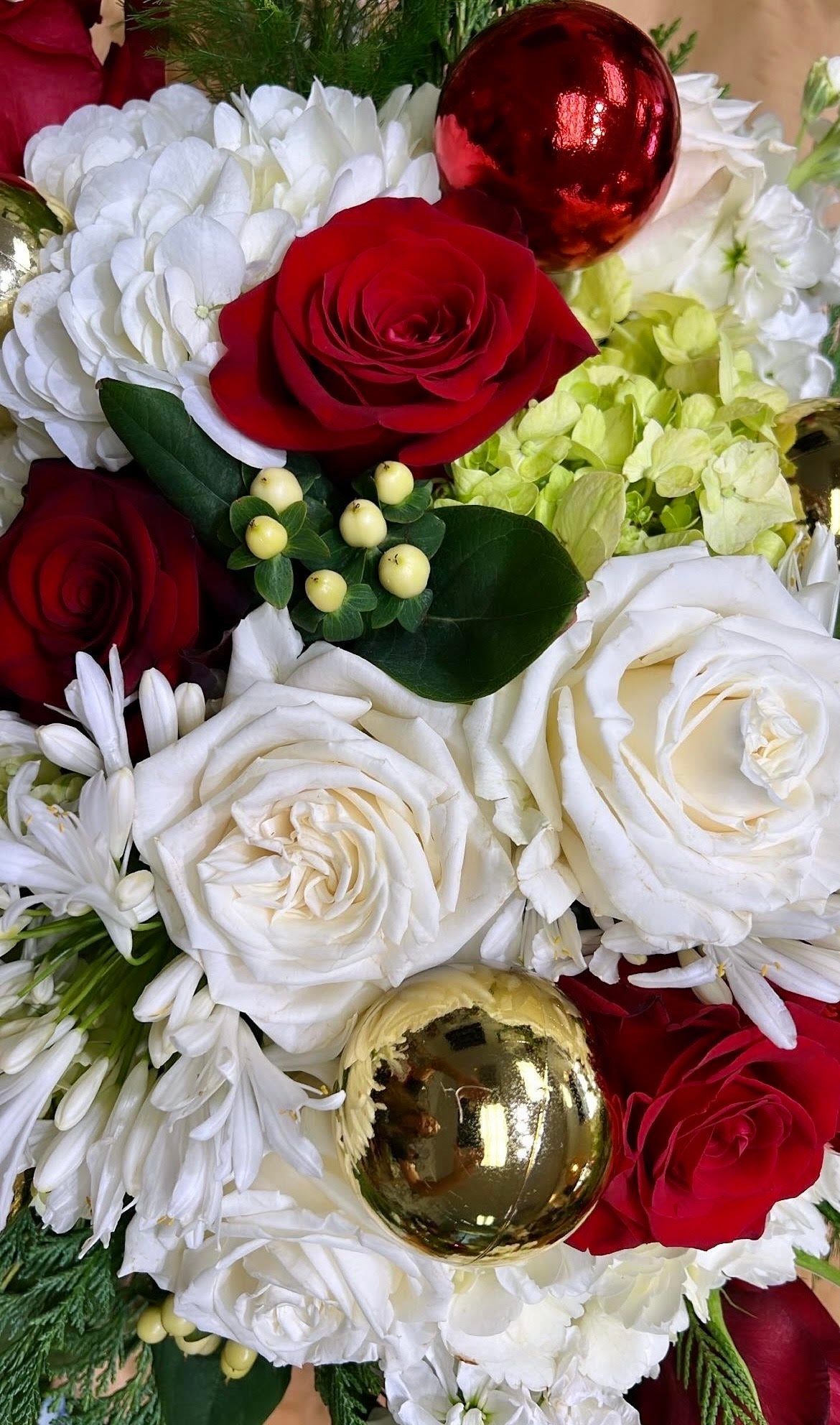 Holiday Flower Delivery Trophy Blooms